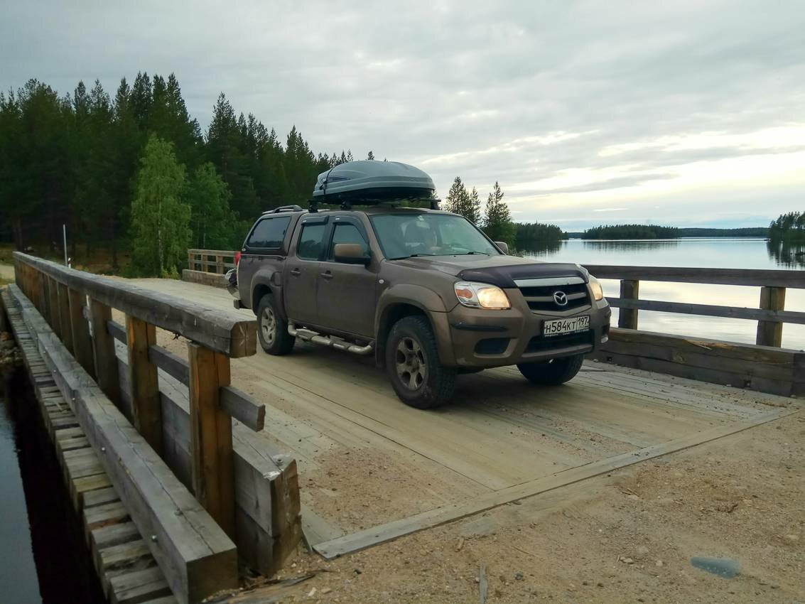 Белое море на парусном катамаране