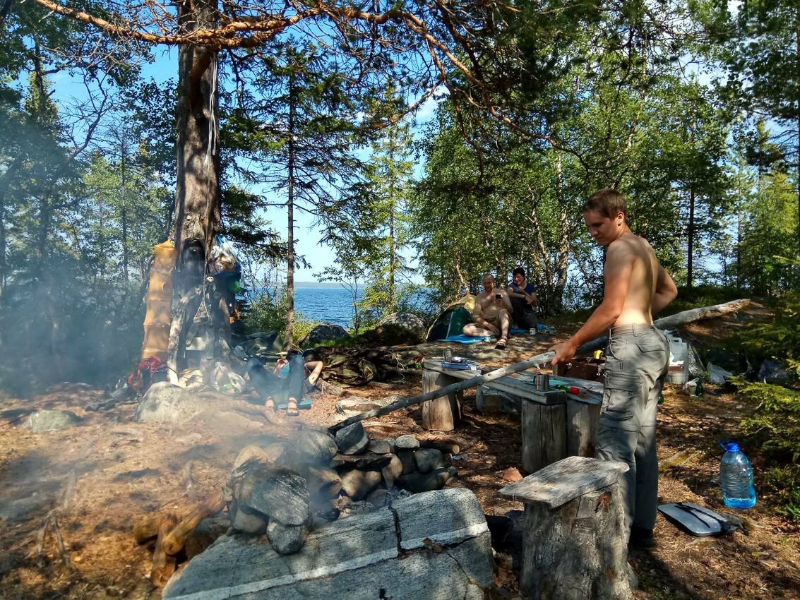 Белое море на парусном катамаране