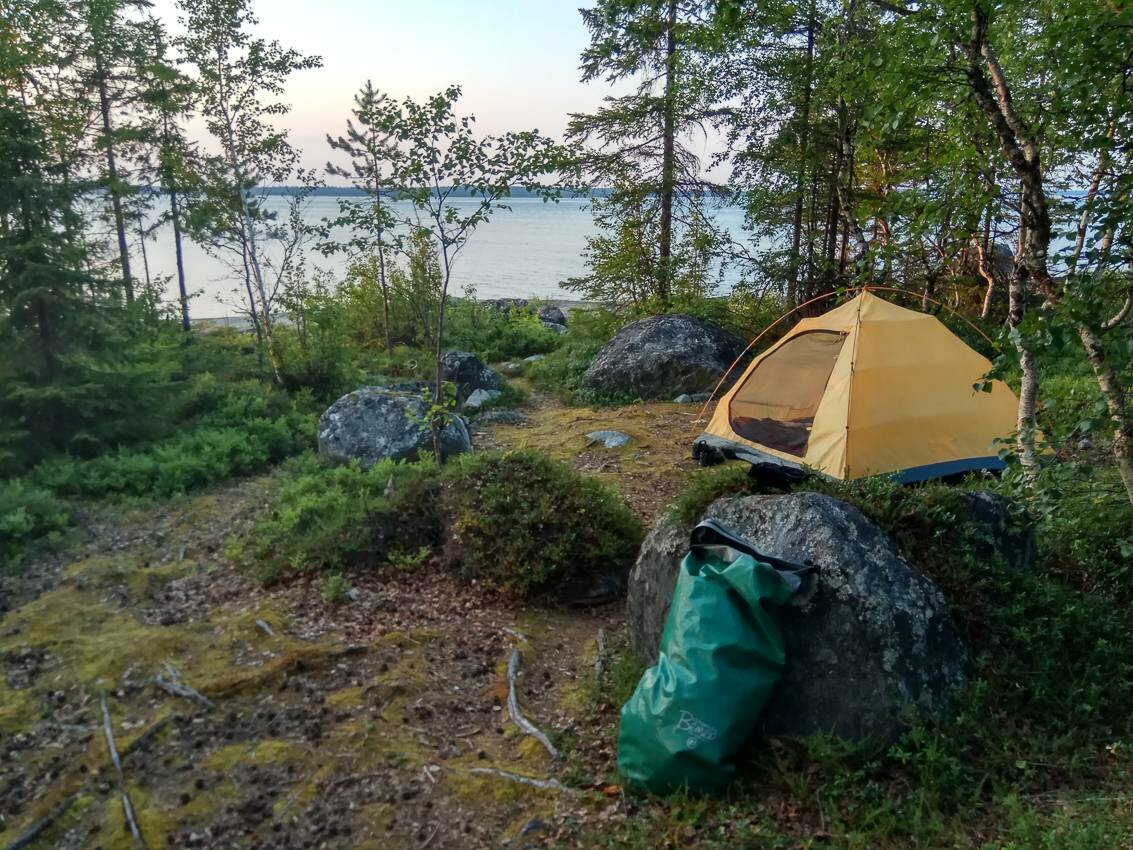 Белое море на парусном катамаране