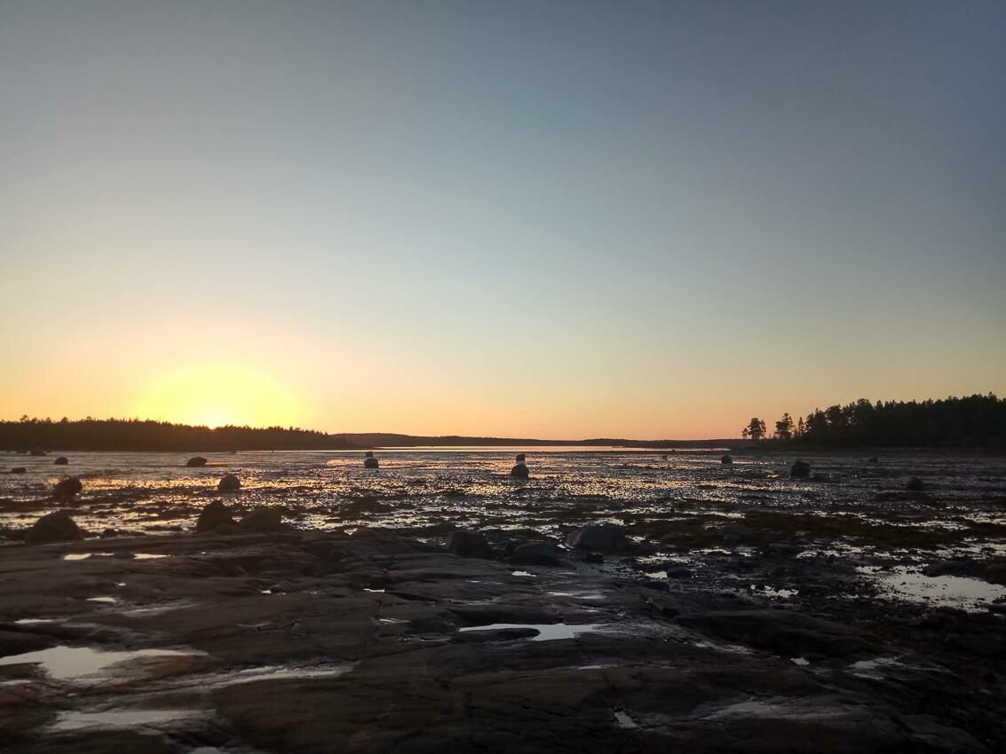 Белое море на парусном катамаране