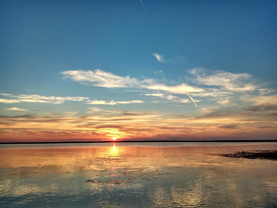 Белое море на парусном катамаране