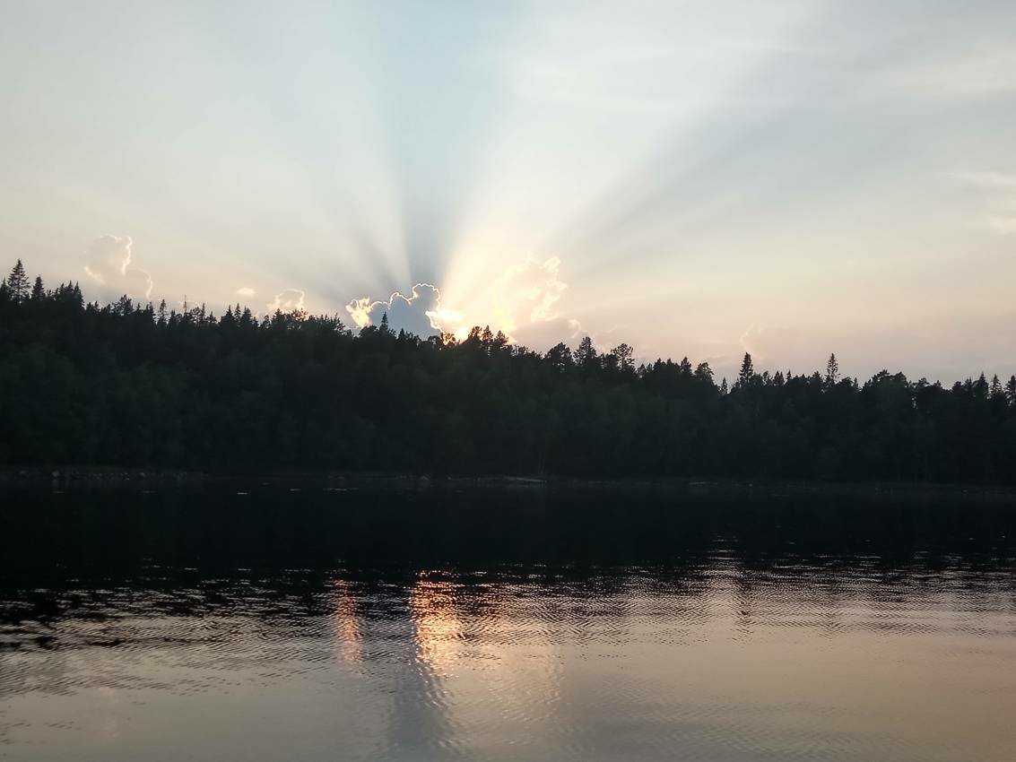 Белое море на парусном катамаране