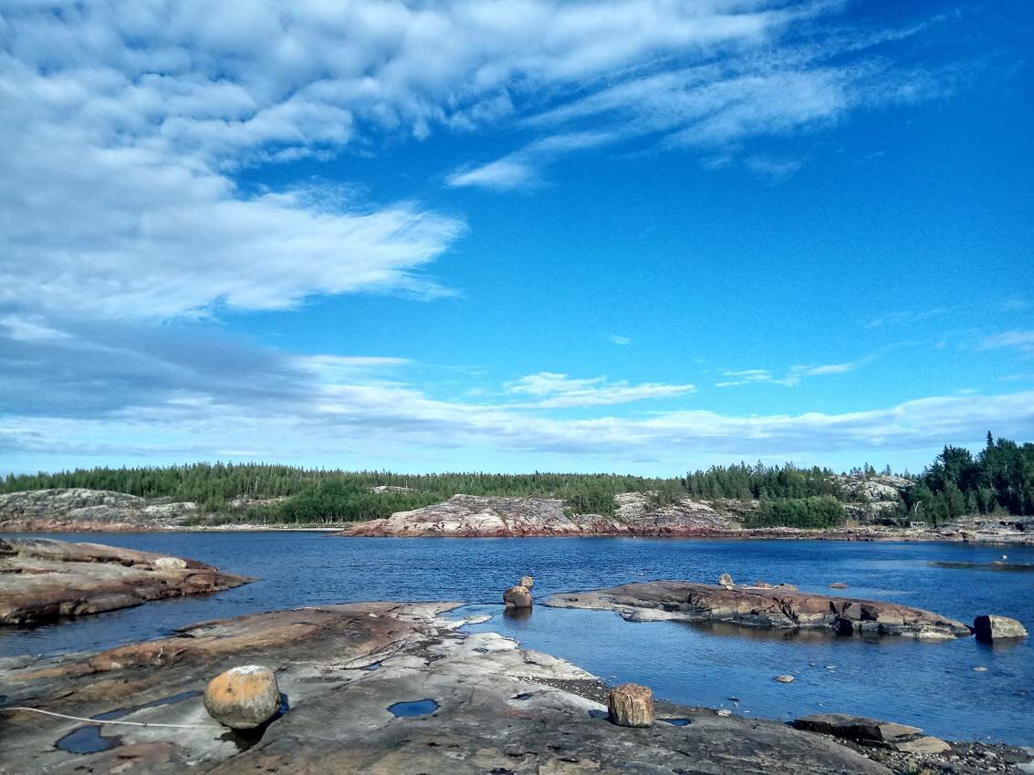 Белое море на парусном катамаране
