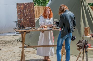 украшения, заколки, ножи на фестивале Битва тысяча мечей