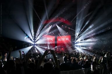 Noize MC отпраздновал 15-летие группы в Ледовом Дворце «Мегаспорт» 24 ноября.